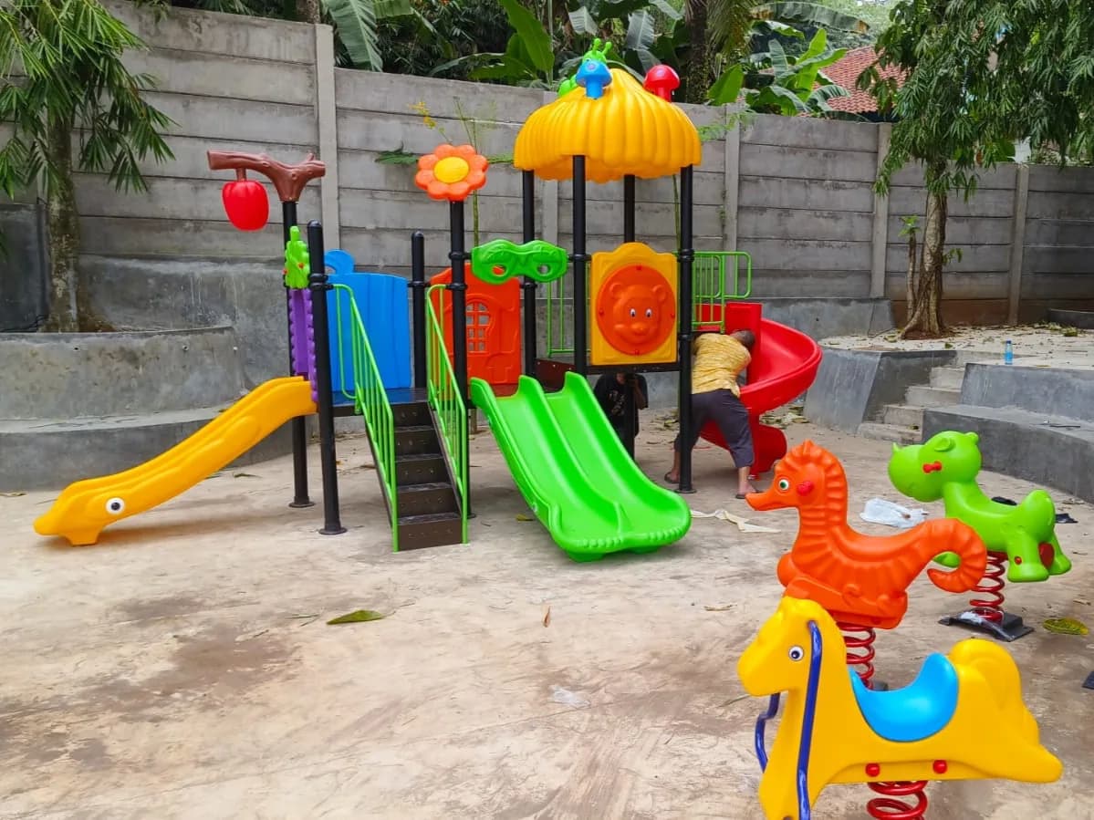 Pemasangan Playground di Surabaya
