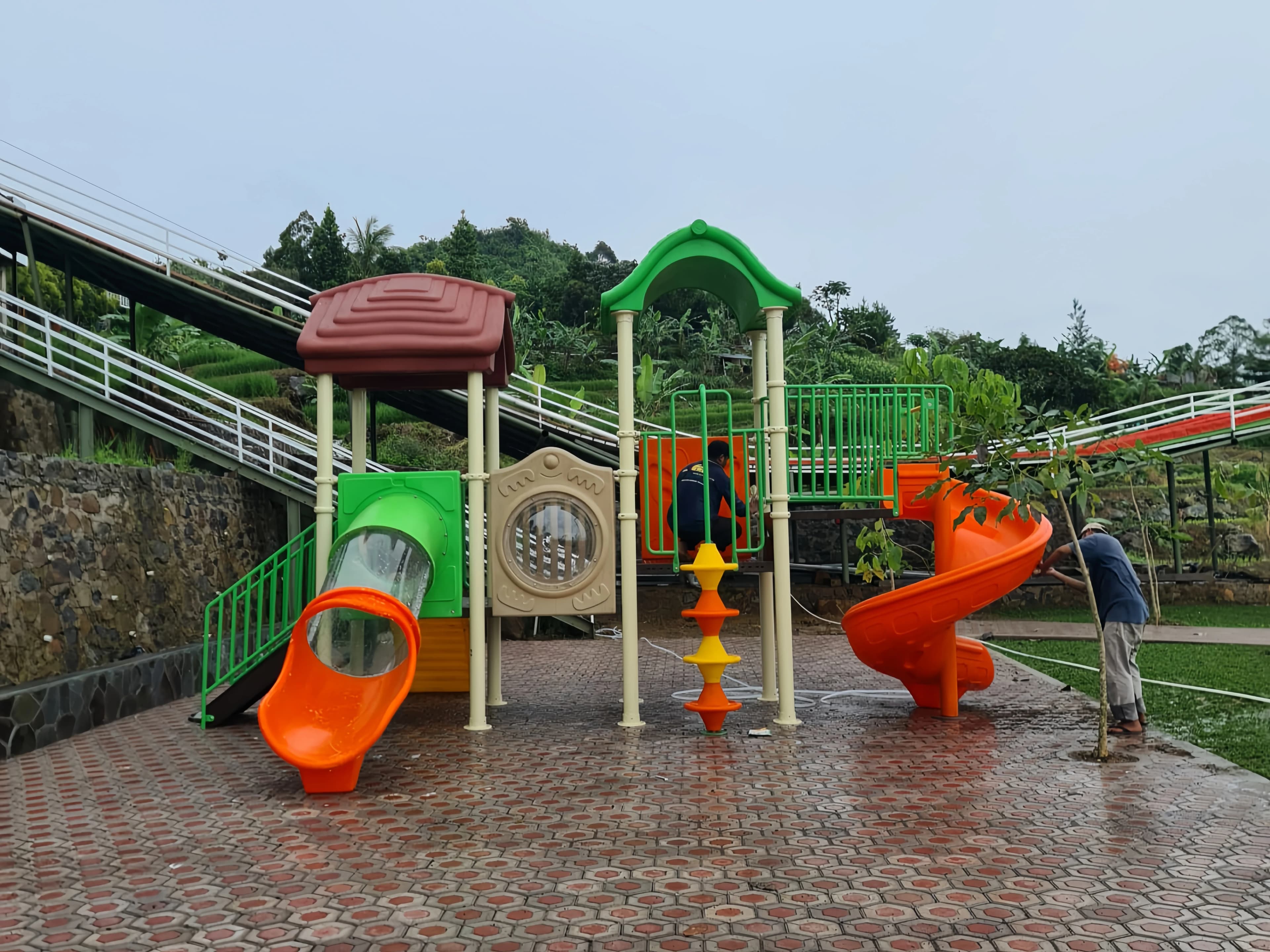 Pemasangan Playground di Cianjur